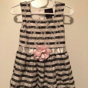Black and White Lace Dress Size: 2T